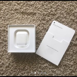 AirPods gen 1 & 2 case (brand new)